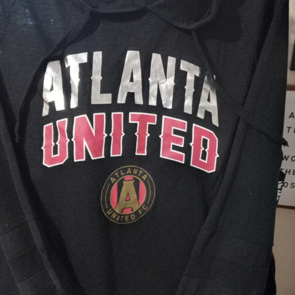 New Era Tops - Atlanta united hoodie